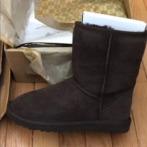 Uggs - Chocolate BRAND NEW